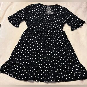 🆕 Angie Black and White Polka Dot Dress, elastic waist Women’s Med NWT